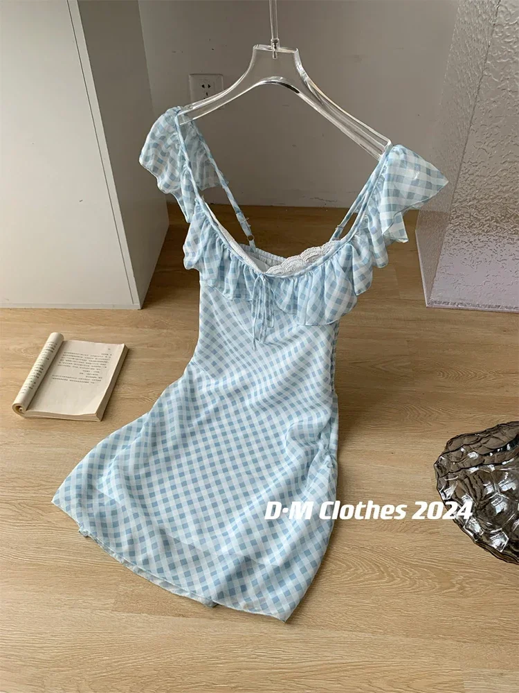 Женское клетчатое платье-трапеция без рукавов с квадратным вырезом