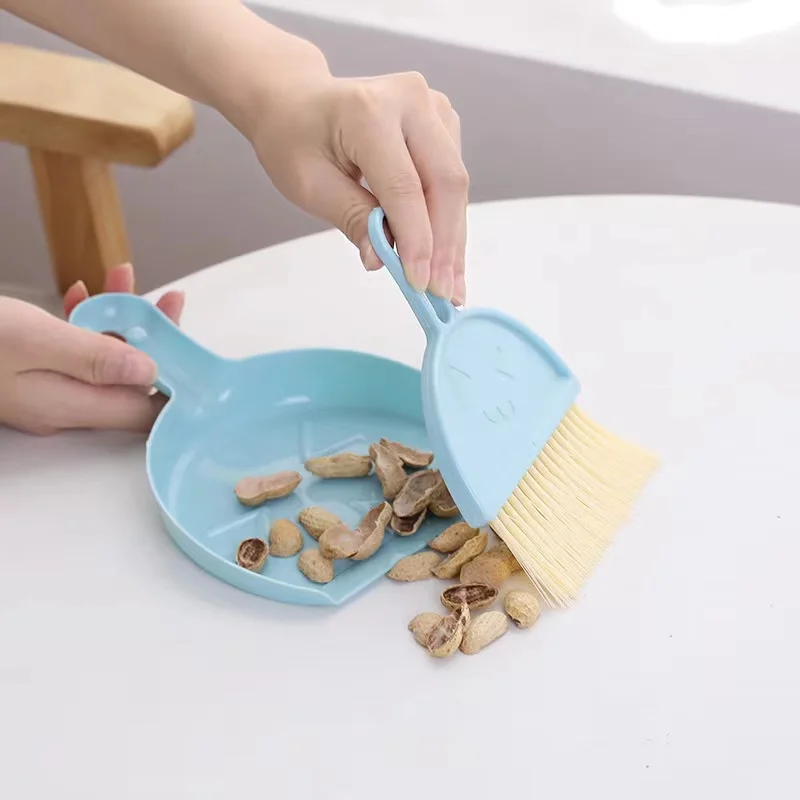 

Dustpan and Broom Set Mini Cleaning Set Table Brushes Creative Keyboard Cleaning Car Hand Brush and Dustpans