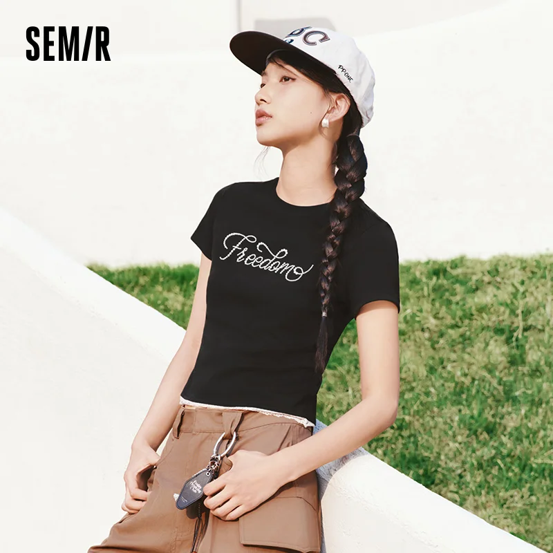 Фото Женская футболка Semir с коротким рукавом, кружевом и имитацией двухслойности, с бисером и надписью, приталенная, новинка 2026 года, элегантный повседневный топ №2