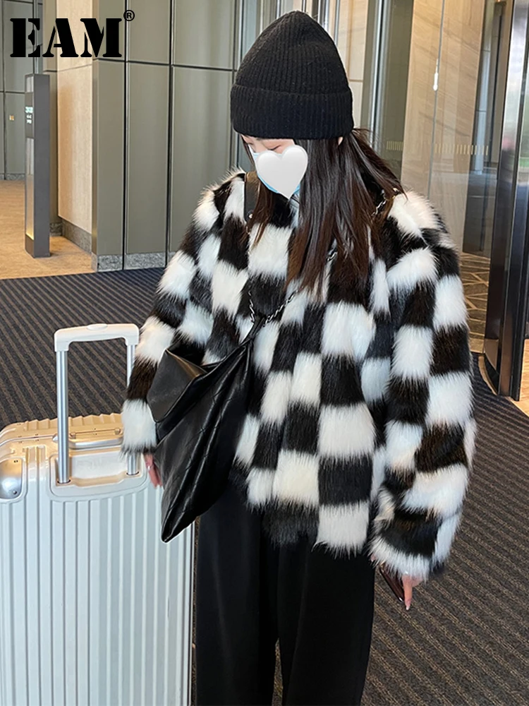 

[EAM] Loose Fit Black Plaid Big Size Thick Fur Jacket New O-neck Long Sleeve Women Coat Fashion Tide Spring Autumn 2022 1DF2177