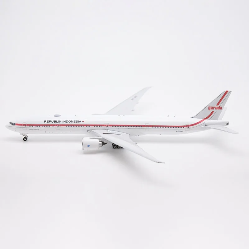 

Garuda Indonesian Airlines B777-300ER Airliner Alloy & Plastic Model 1:400 Diecast Toy Gift Collection