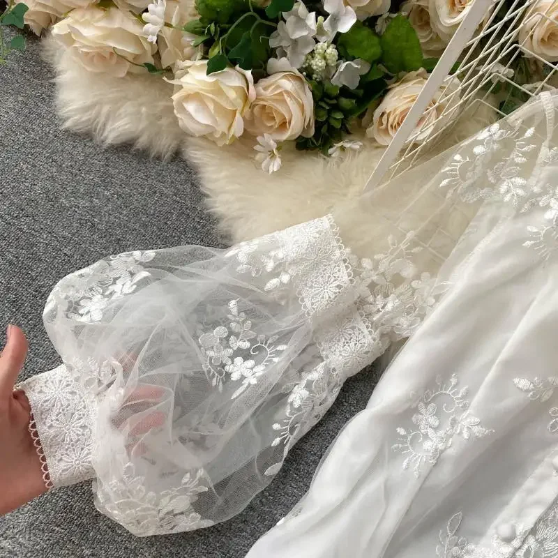 Женская кружевная блузка с воротником-стойкой