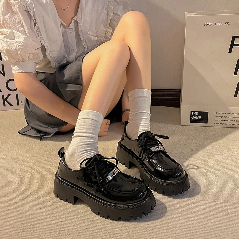 Туфли-лодочки женские на шнуровке оксфорды круглый носок среднем каблуке