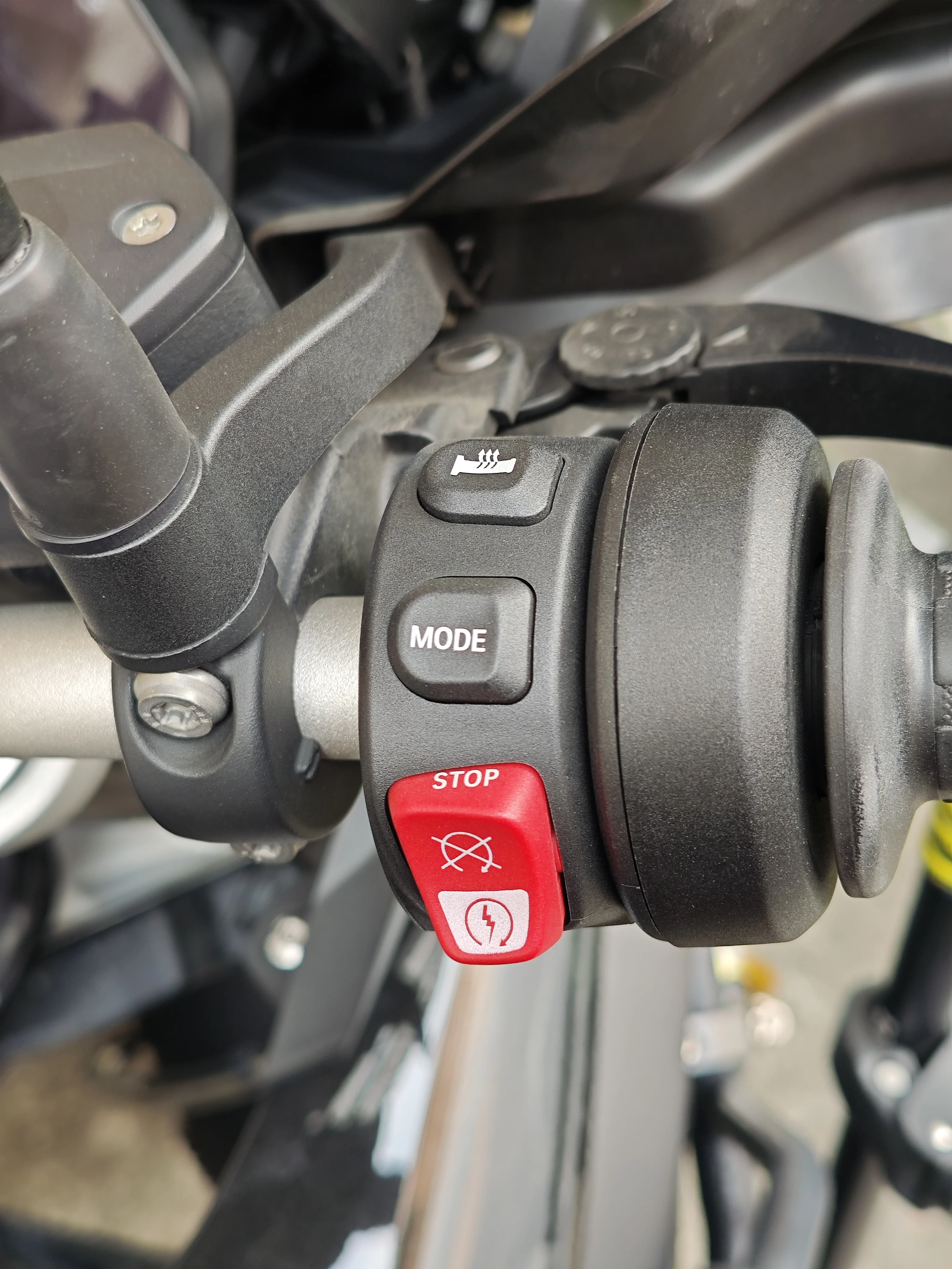 Фото Для BMW R1200GS R1250GS R1200 ADV C650GT S1000 F800R F850R F900R F900XR пусковая сигнализация для мотоцикла, звуковой сигнал, кнопка переключения, крышка №4