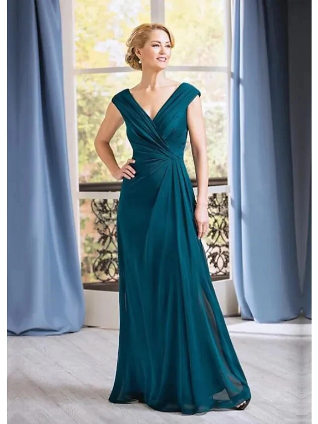 

A-Line Long Mother of the Bride Dress Elegant Plunging Neck Floor Length Chiffon Sleeveless with Ruching A-Line Long Mother of