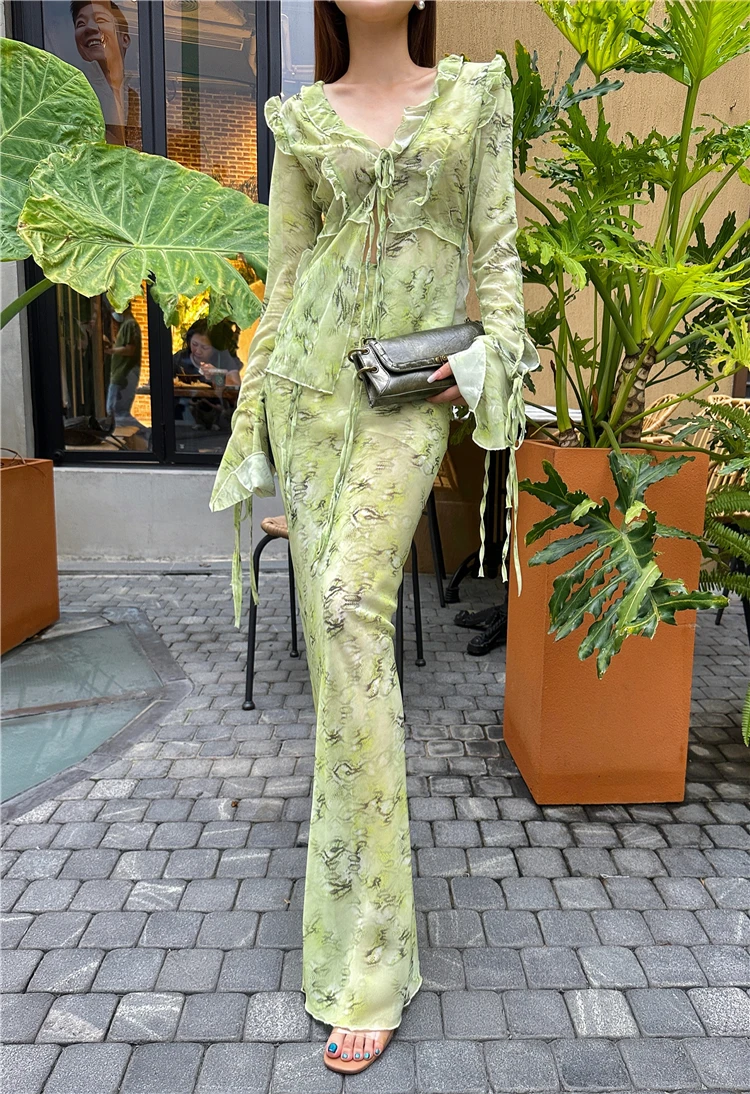 

Women's Green Printed Two-piece Pleated Lace Up V-neck Long Sleeve Tee + Slim Wrap Hip Long Skirt Summer Sexy Thin Dress Set