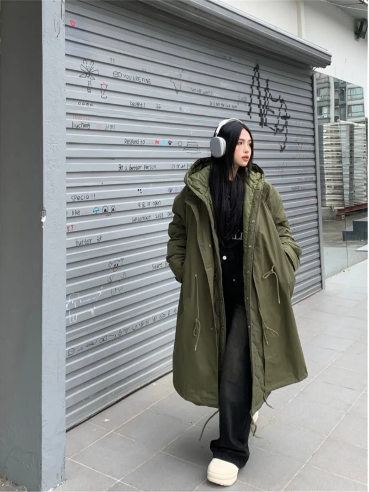 Теплая утолщенная куртка больших размеров на хлопковой подкладке верхняя одежда