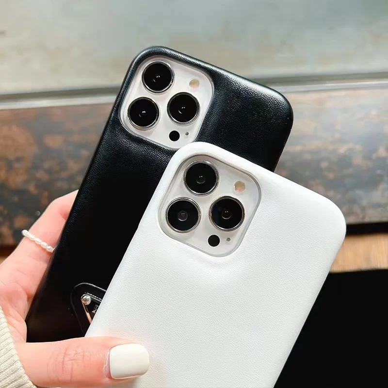 Фото Пульты с кожаными вставками для телефона, футуристика для телефона Apple 14promax iPhone 13 №5