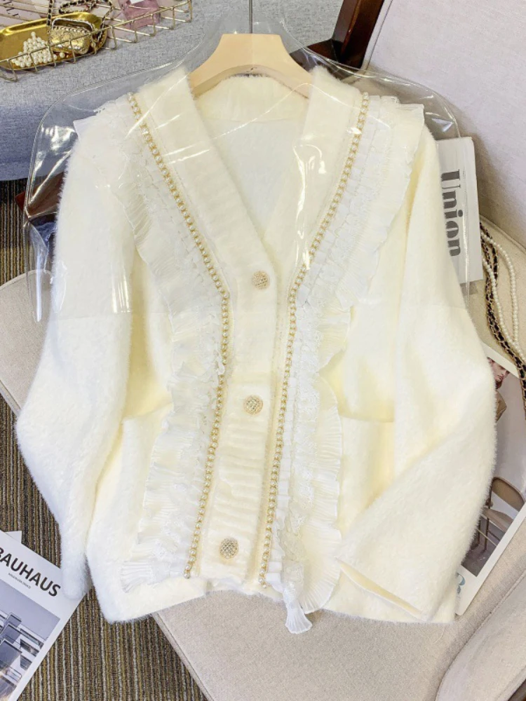 Женский трикотажный кардиган с V-образным вырезом и оборками