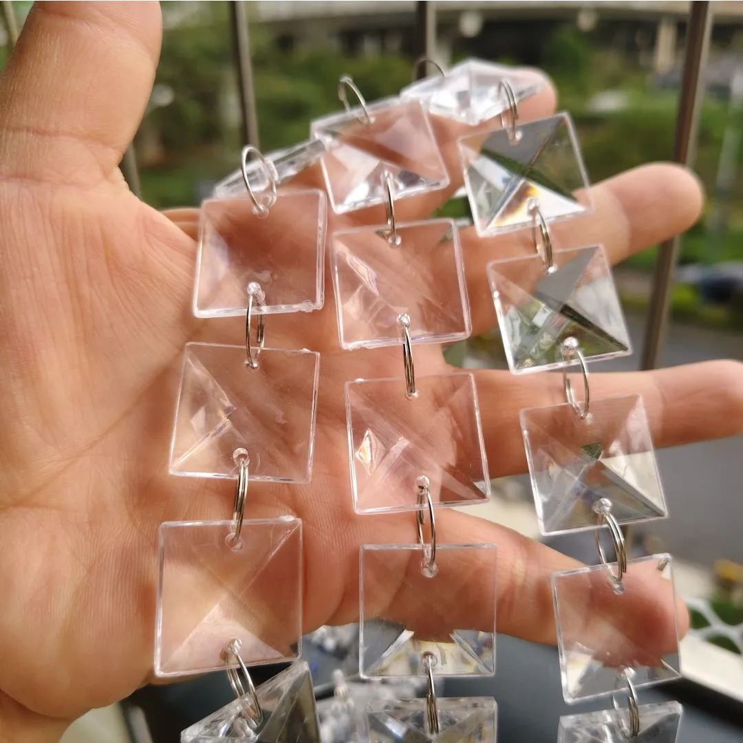 

Акриловая гирлянда Camal 22 мм прозрачная 1 метр