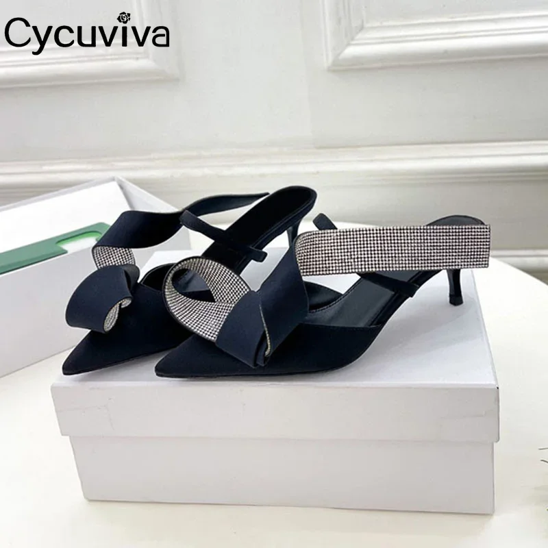 Женские босоножки на высоком каблуке с острым носком и ремешком щиколотке