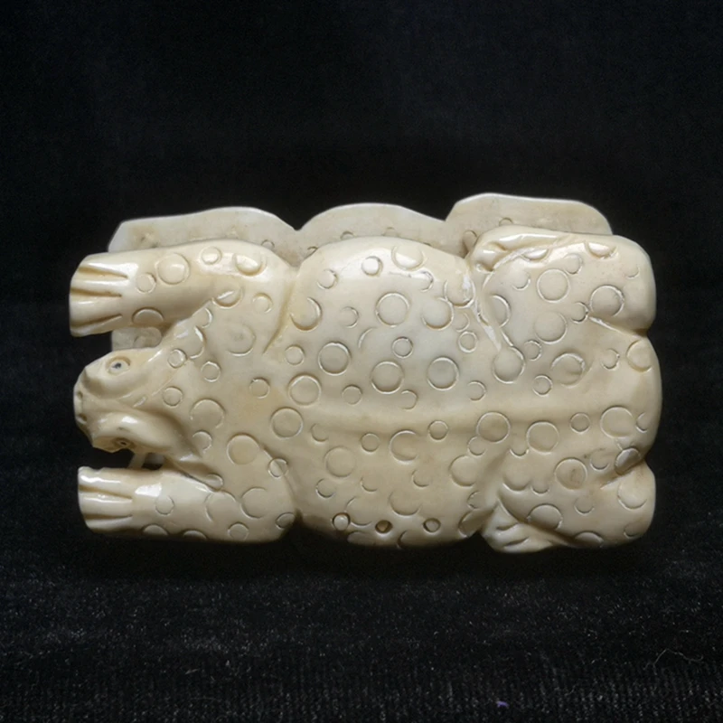 

Old Asian China Hand Carved Lovely Frog Cricket Cage Statue desk Ornaments gift Collection Length 7 CM