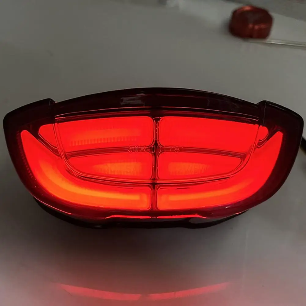 

Motorcycle Taillight Fast-acting Durable Low Consumption Brake Stop Tail Light Signal Indicators Rear Lamp Warning