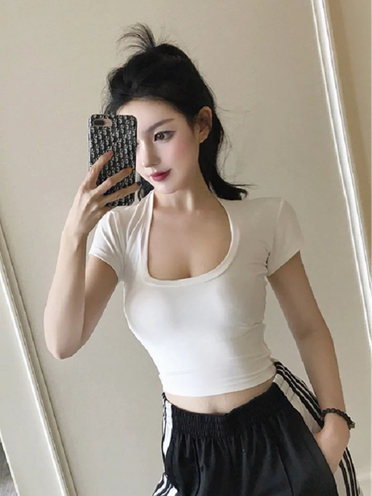 Тонкий спортивный жилет для женщин с коротким рукавом U-образным вырезом серая