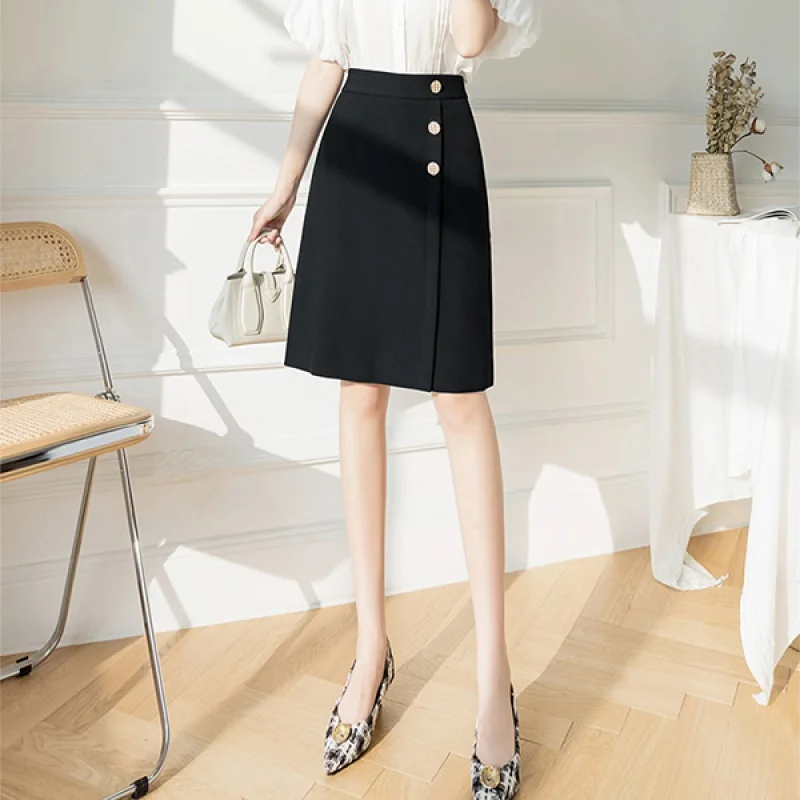 

Luga Mop Tian Button-decorated skirt