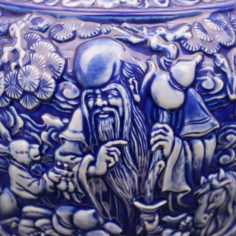 Китайская синяя глазурованная фарфоровая рельефная ваза Qing Qianlong со знаками