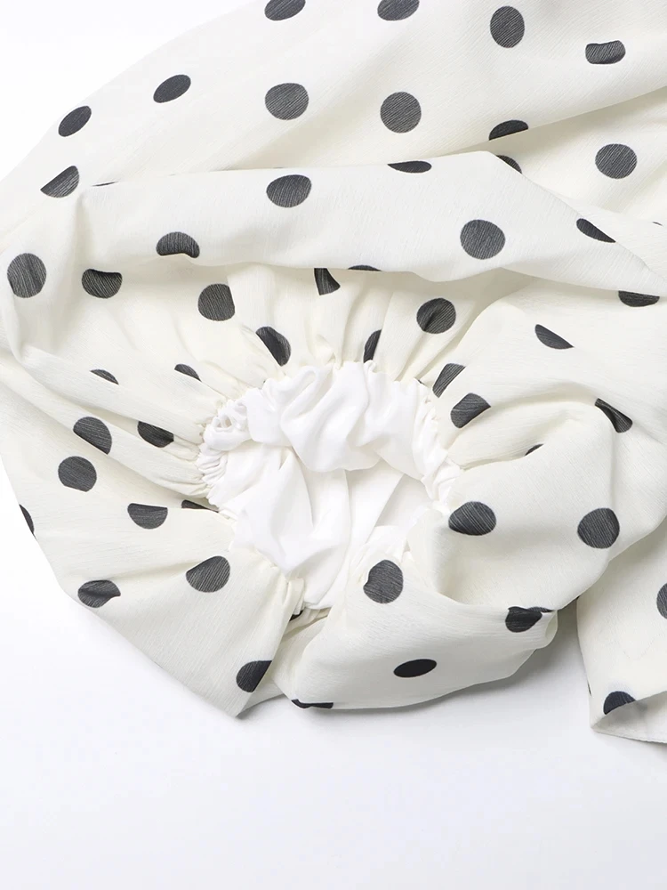 Женский костюм-двойка в горошек с V-образным вырезом и рукавами-фонариками