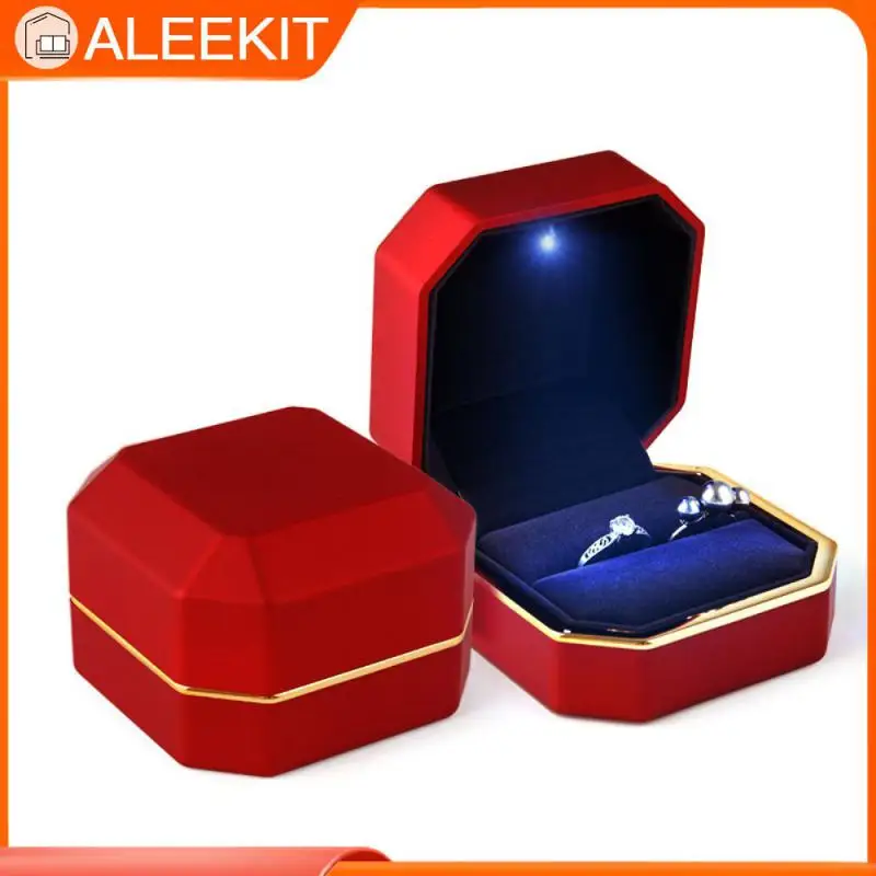 

Easy To Carry Pendant Bracelet Box Red Velvet Ring Jewelry Box Waterproof And Wear-resista Easy To Clean Bracelet Box