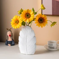 Nordic White flower vase Ceramic Leaf Style Pot Garden Office Ornament Living Room Bedroom Desk Home Decoration Accessories