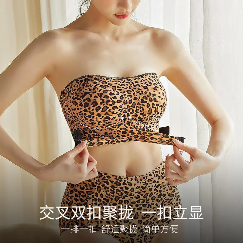 Women Invisible Bra Strapless Push Up Bra Underwear Wire Free Brassiere Female Sexy Lingerie Seamless Wedding Bra Plus Size