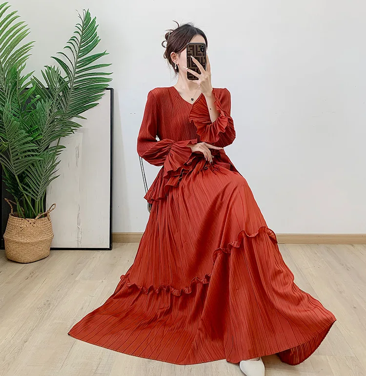 Весеннее цветное платье Miyake весна 2023 новые плиссированные европейские и женские