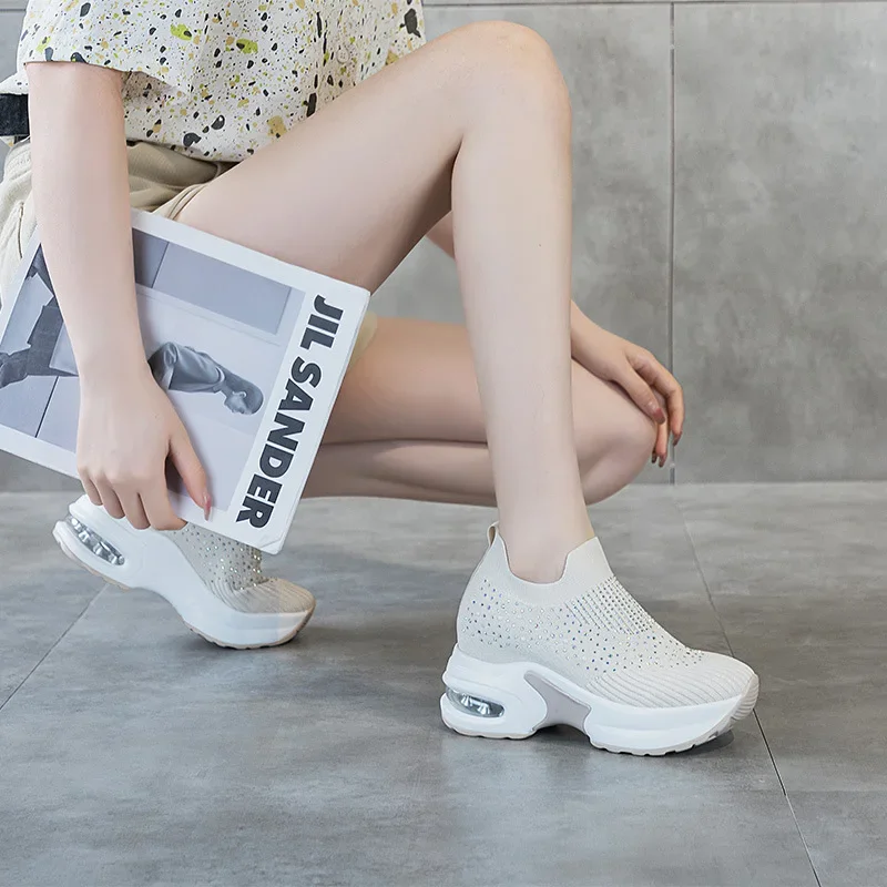 Женские кроссовки из плетеной ткани на воздушной подушке