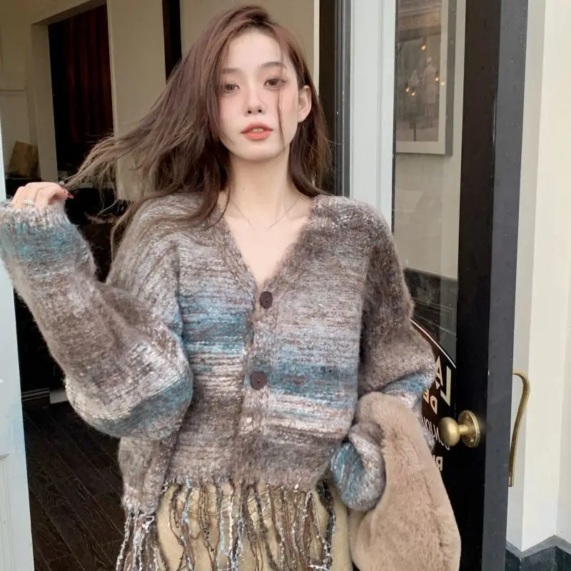 

Autumn and Winter Fashionable Gradient Color Tassel V-neck Women Cardigan Y2k Sweater Loose Short Style Jacket Cardigans Coat