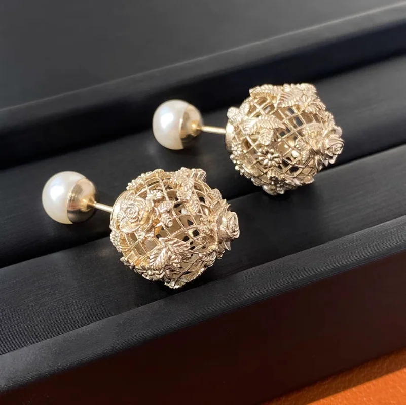 

Женские серьги-гвоздики с искусственным жемчугом и кружевом