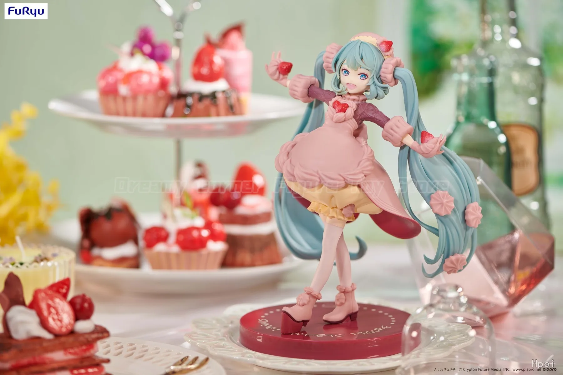 Фото 【В наличии】FuRyu SweetSweets Series Piapro Персонажи Хацунэ Мику Клубника Чоко Короткая фигурка Модель игрушки №4