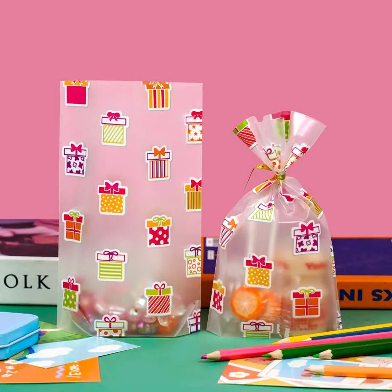 

Подарочные пакеты из пластика 50 шт.