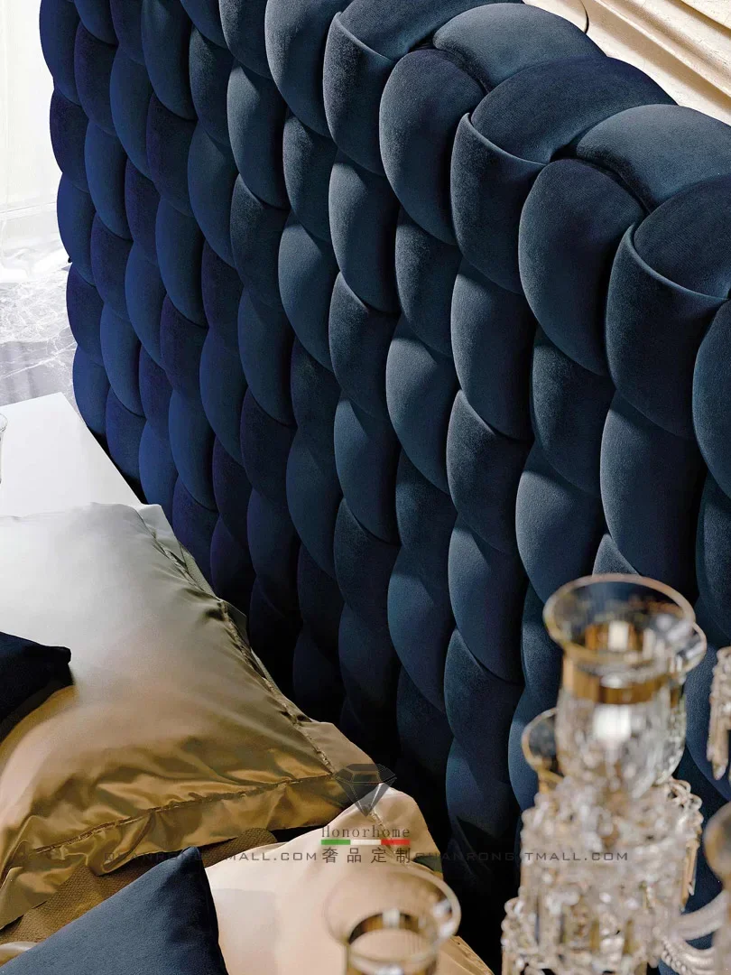 Большая кровать 3 м. Роскошная двуспальная большого размера с синим светом 2000 ×