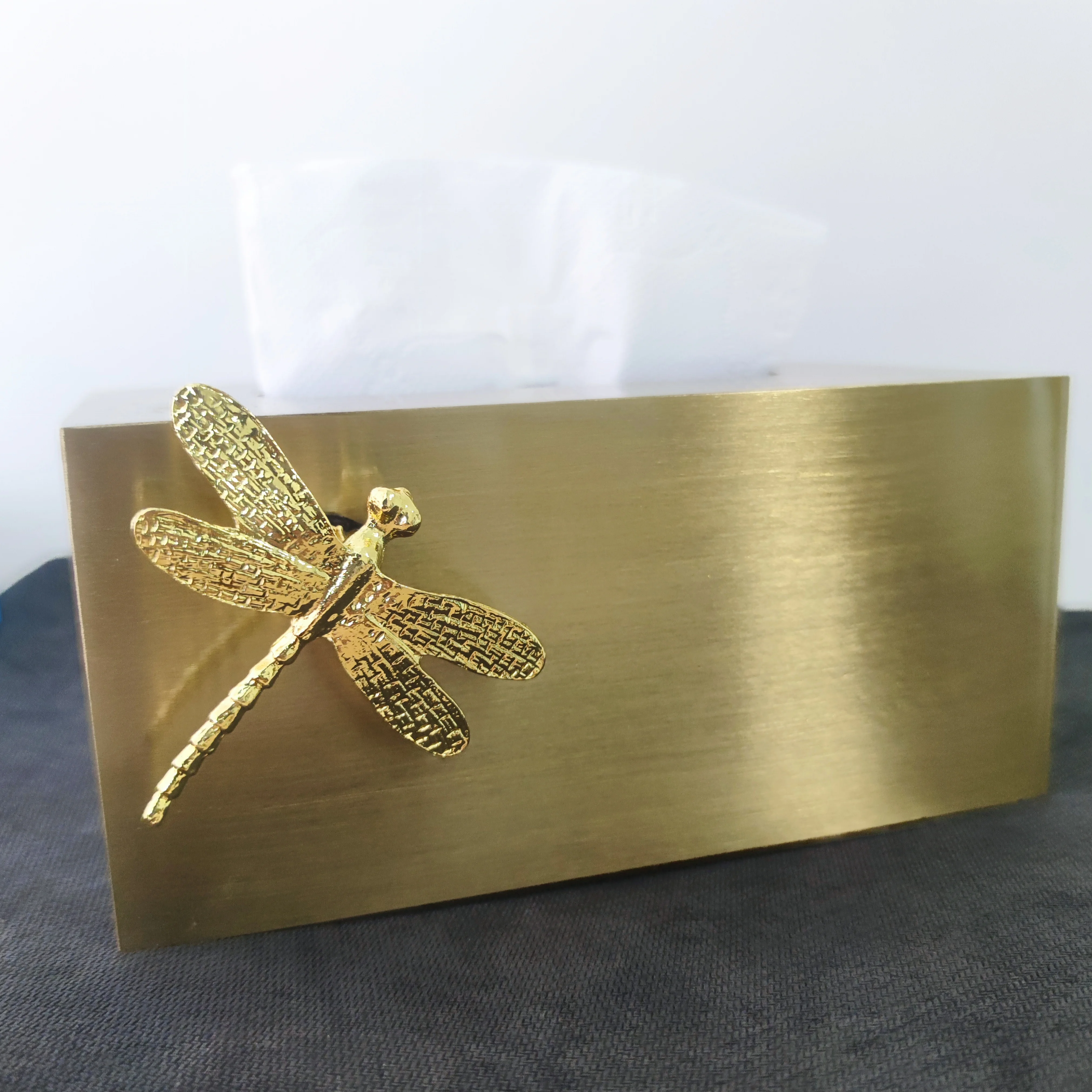 Металлическая коробка для салфеток