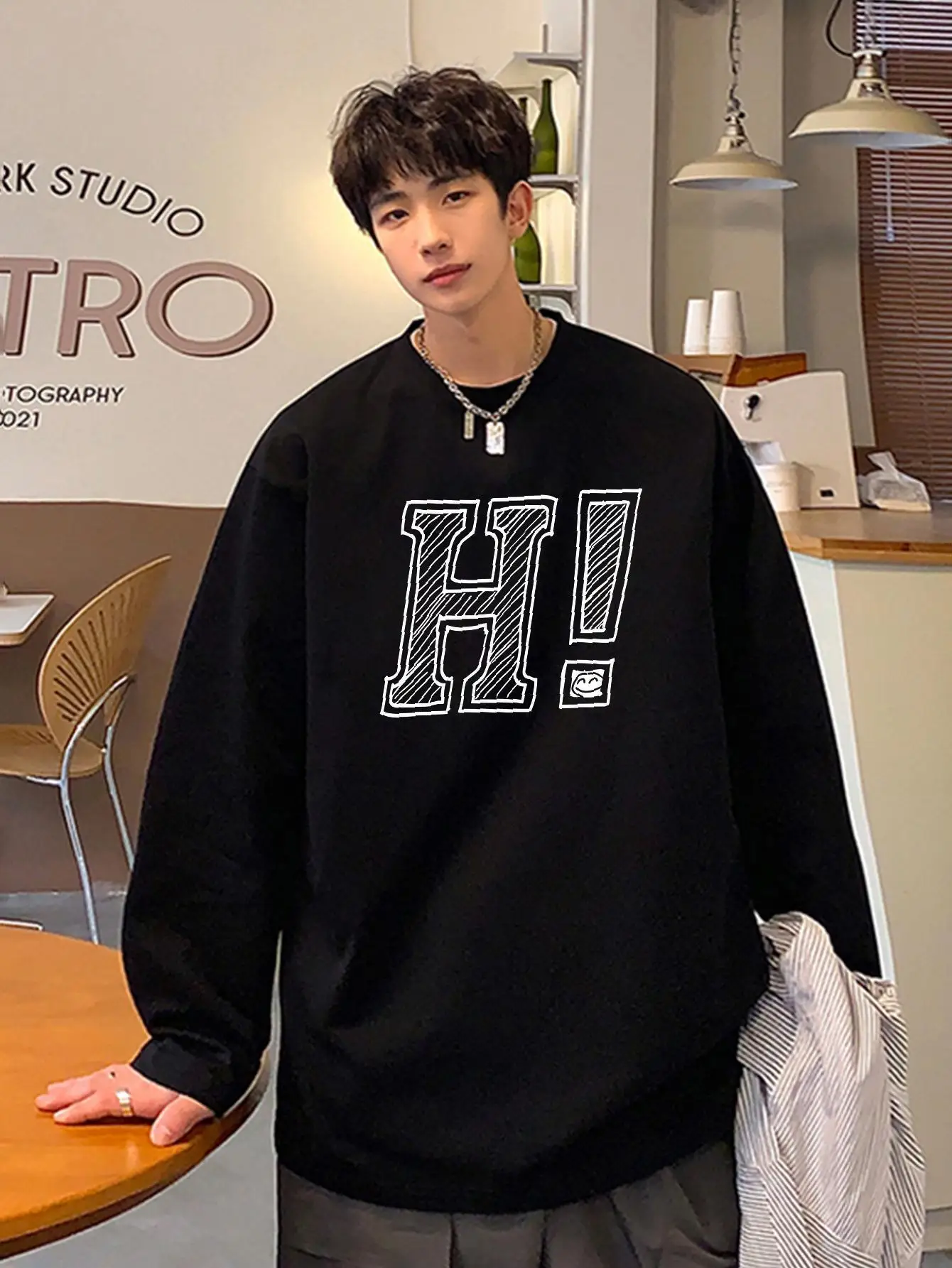 Футболка мужская оверсайз с длинным рукавом круглым вырезом и надписью