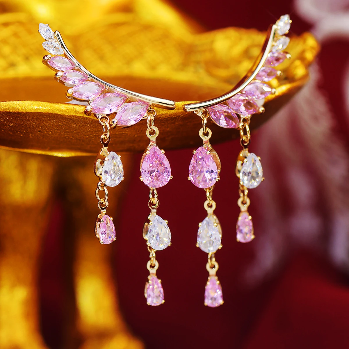 

Yatay 2023 New Pave Pink Angel Wing Zircon Earrings Temperament Tassel Luxury Romantic Personalized Earrings Pendant Earring