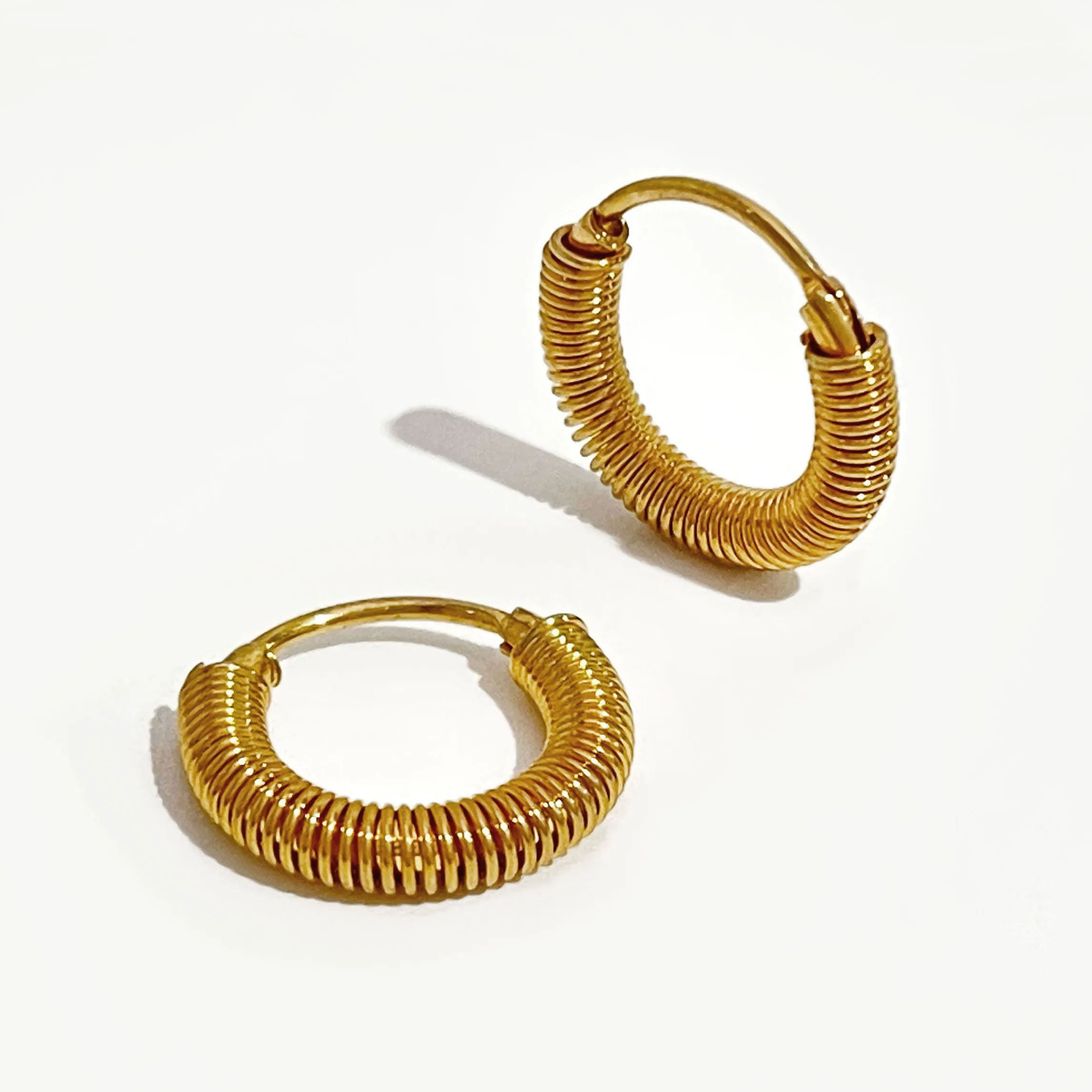 

Peri'sbox Minimalist Round Striped Stainless Steel Hoop Earring Golden Metal Earrings for Women бижутерия для женщин