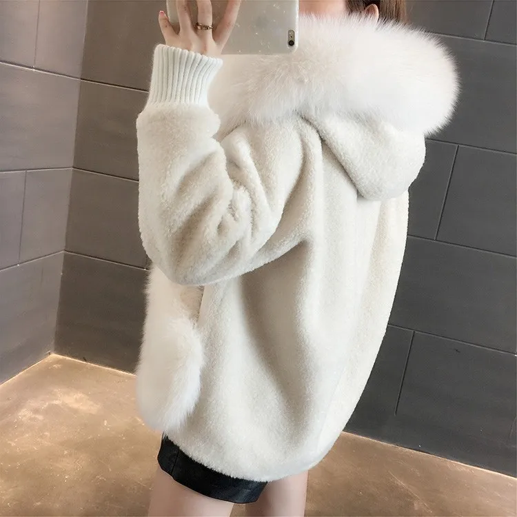 Oversized Women's Sheepskin Hooded Integrated Fur Coat Winter 2022 New Young Ladies Loose Warm Short Fox Fur Thickened Jackets