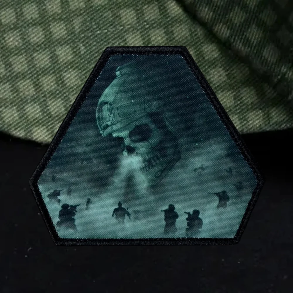 Тактический значок с черепом