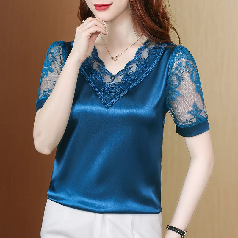 

Блузка Женская атласная с V-образным вырезом и цветочной вышивкой