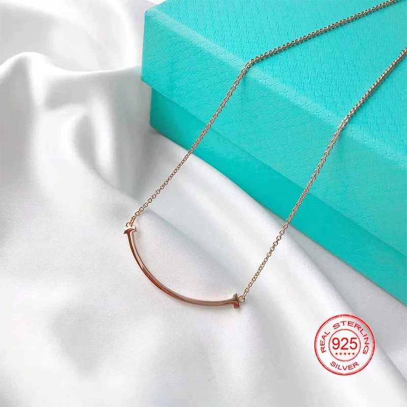 

Hot Sale S925 Sterling Silver Ladies Classic Smile Necklace High Jewelry Luxury Simple Gift With Box 100% 1:1