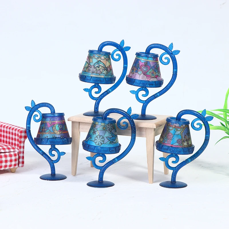 

1PC 1:12 Dollhouse Miniature Retro Printing Desk Lamp Model Furniture Decor Toys Dollhouse Accessories