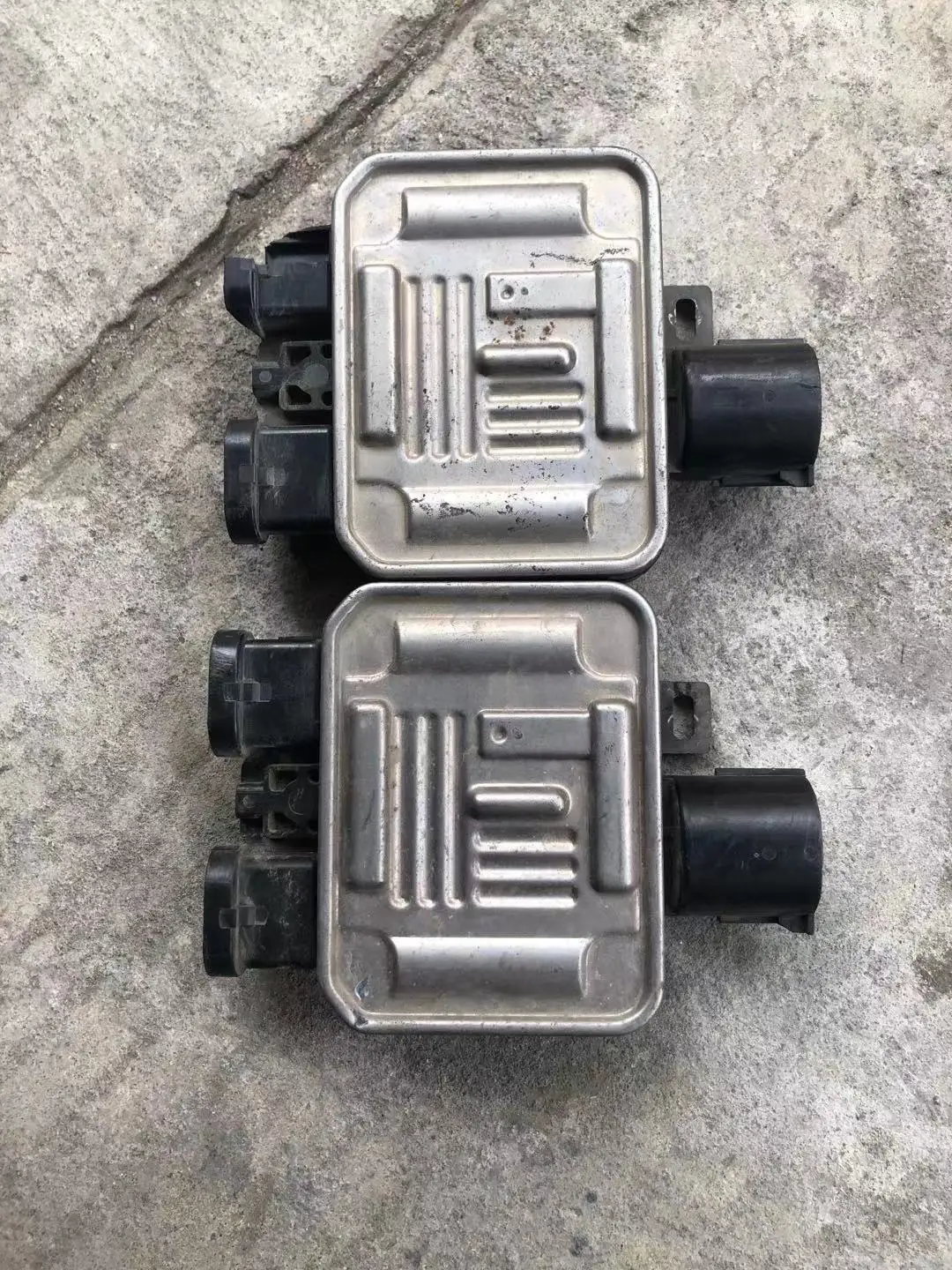

Genuine Electronic fan control module fan resistance for Volvo S40 S80 XC60