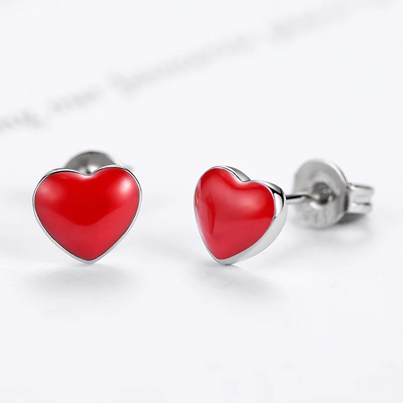 Серьги-гвоздики серебряные с красными сердечками для женщин