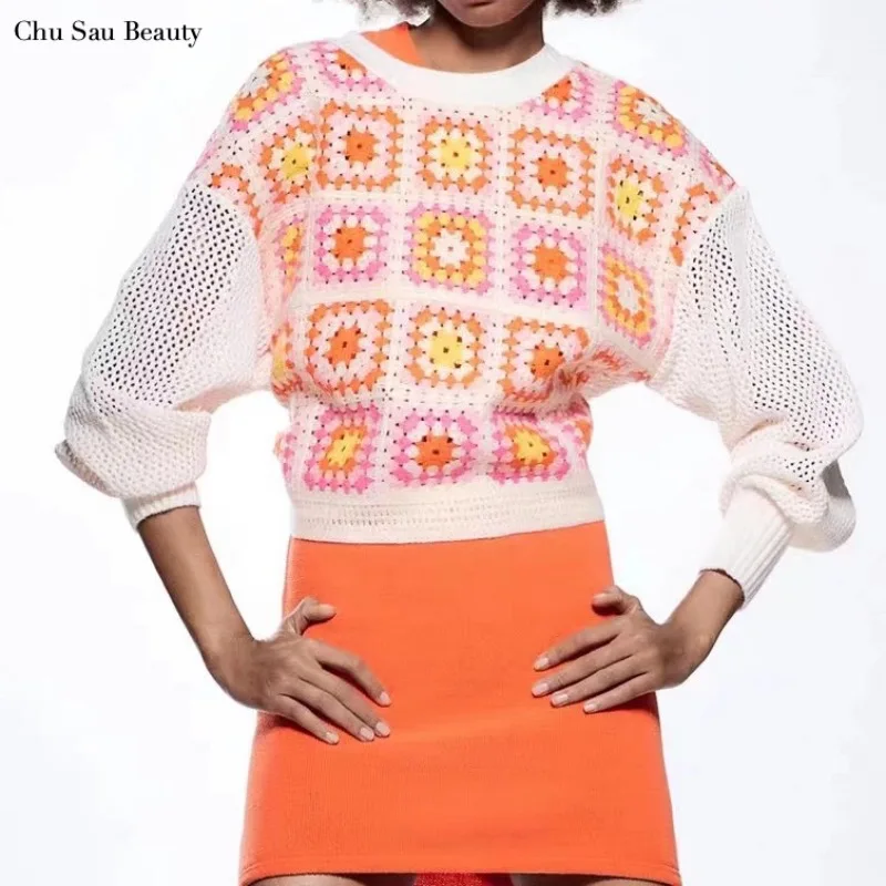 

2022 New ZA Women Flower Stitching Sweater Fashion Contrast Color Plaid Stitching Pullover Top Sexy Hollow Casual Street Style