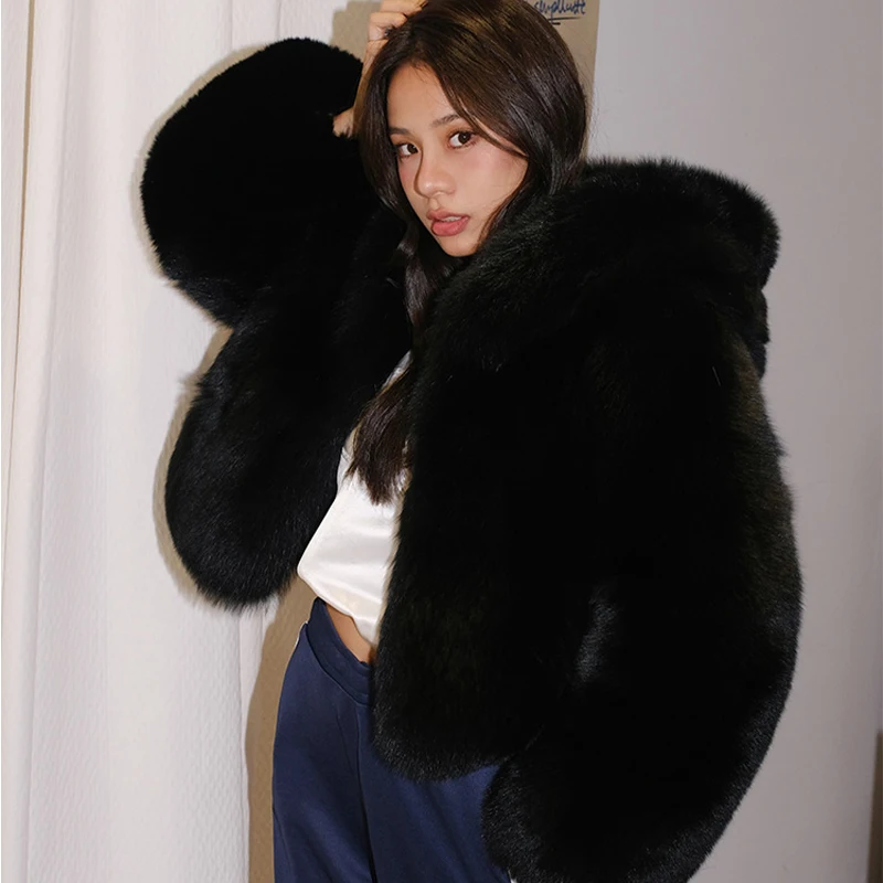 Женское короткое пальто из натурального Лисьего меха многоцветное импортного