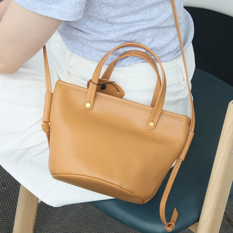 

Роскошная качественная Подлинная брендовая Высококачественная 2023 корейская модная женская корзина для овощей ручная маленькая сумка чере...