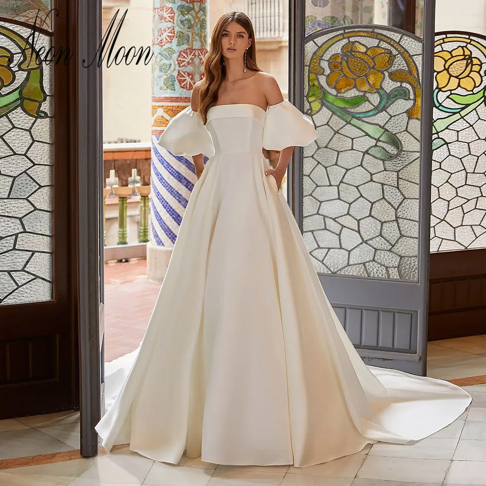 

Beauteous Strapless Pleats Wedding Dress A Line Detachable Sleeves Bridal Gown Backless Sweep Train Simple Vestidos De Novia