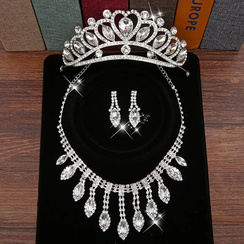 

New 2022 Vintage Rhinestone Handmade Crown Accessories Bridal Pearl Jewelry Necklace Three-piece Set