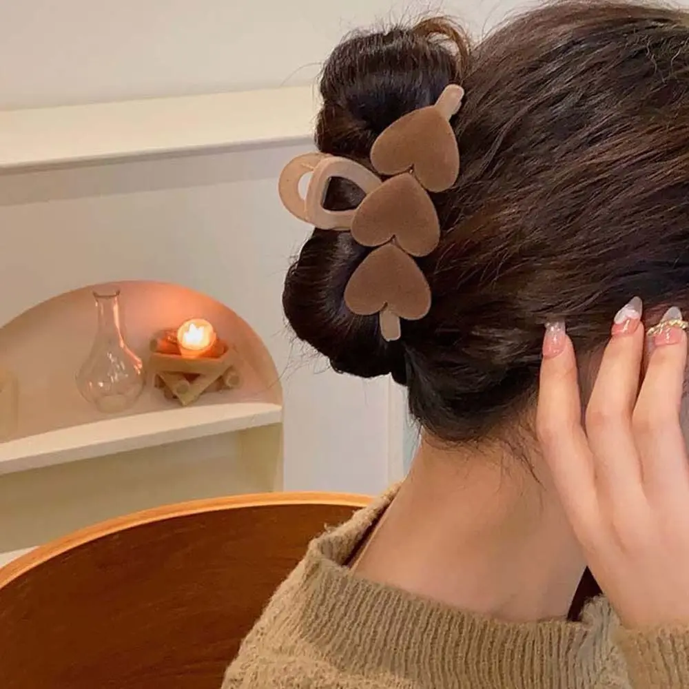 

Girls Gift Korean Hairpin Headwear Headdress Bath Barrette Heart Hair Claws Flocking Hair Clips Hair Catch Shark Clips