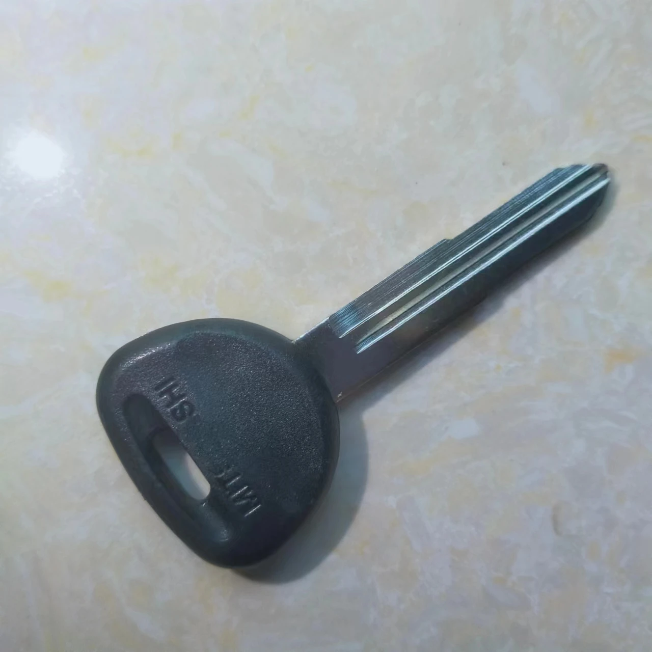 Левый секусный необрезанный пустой ключ для Mitsubishi PAJERO Galant 3000GT Diamante Eclipse MB 543949