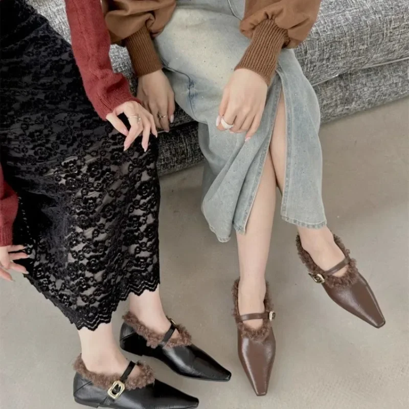 Женские пикантные ботинки челси с меховым острым носком элегантные ботильоны на